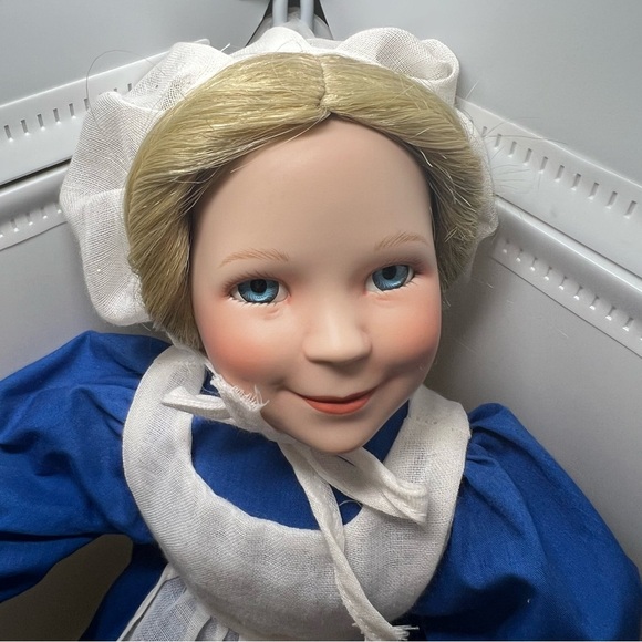 Springford Amish Porcelain Doll Bendable Arms And Legs Blue Apron Bonnet Blonde - Picture 3 of 7